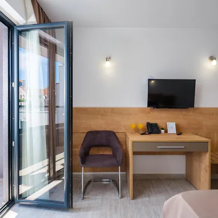 D'elegant Guest house 4*