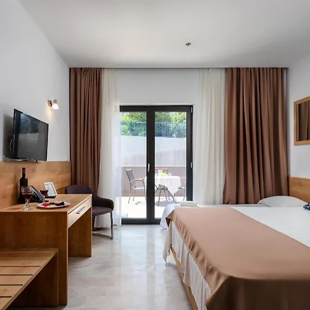 D'elegant Guest house 4*